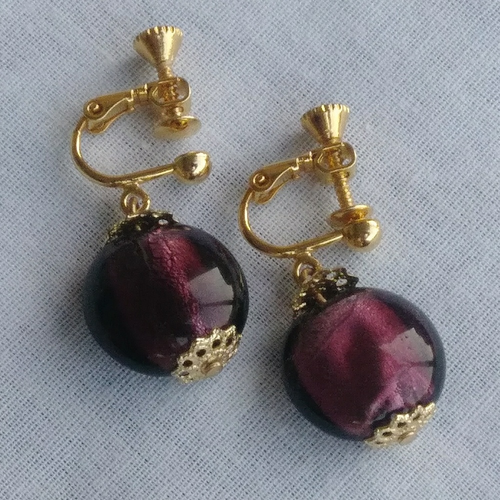 ✨Vintage Screw Back Earrings✨